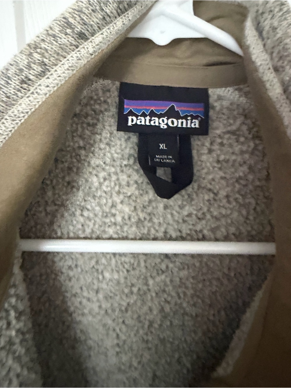 Patagonia Mens Heathered Cream/Tan Teddy Fleece Jacket - Picture 3 of 11